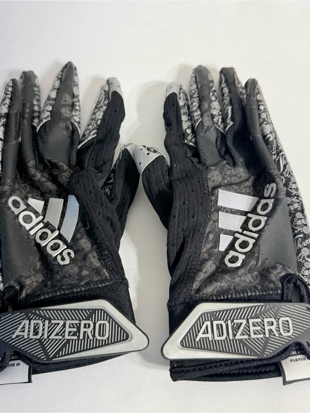 adidas Adizero 9 GripTack Football Receiver Gloves Men’s L New Three Stripe Life